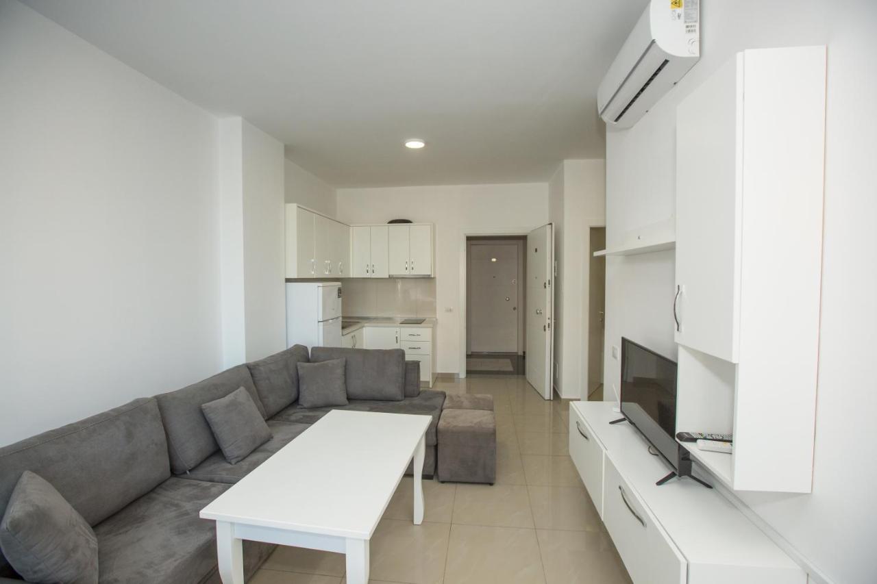Royal Palace Aparthotel Lezhe Bagian luar foto