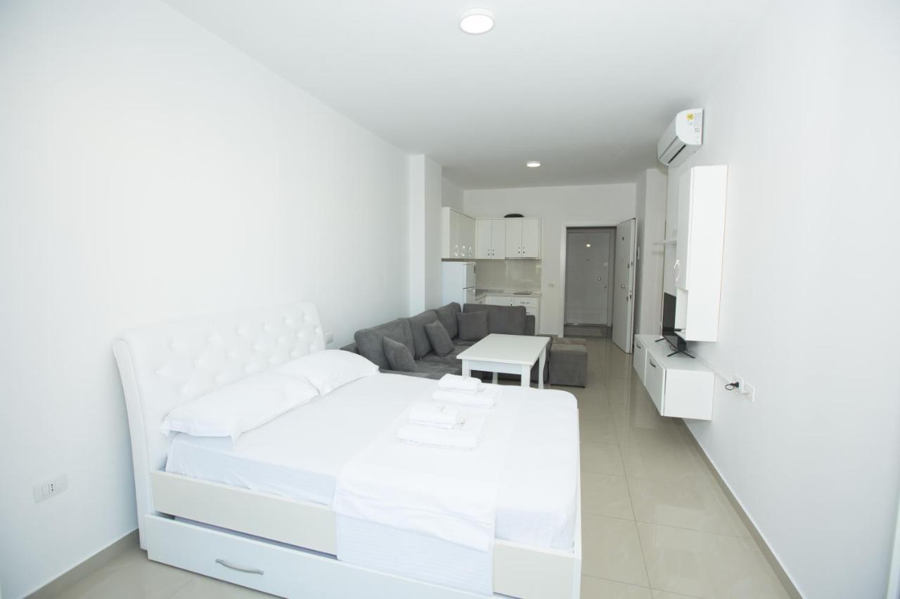 Royal Palace Aparthotel Lezhe Bagian luar foto