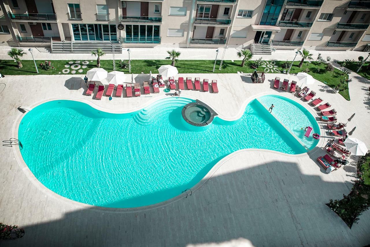 Royal Palace Aparthotel Lezhe Bagian luar foto