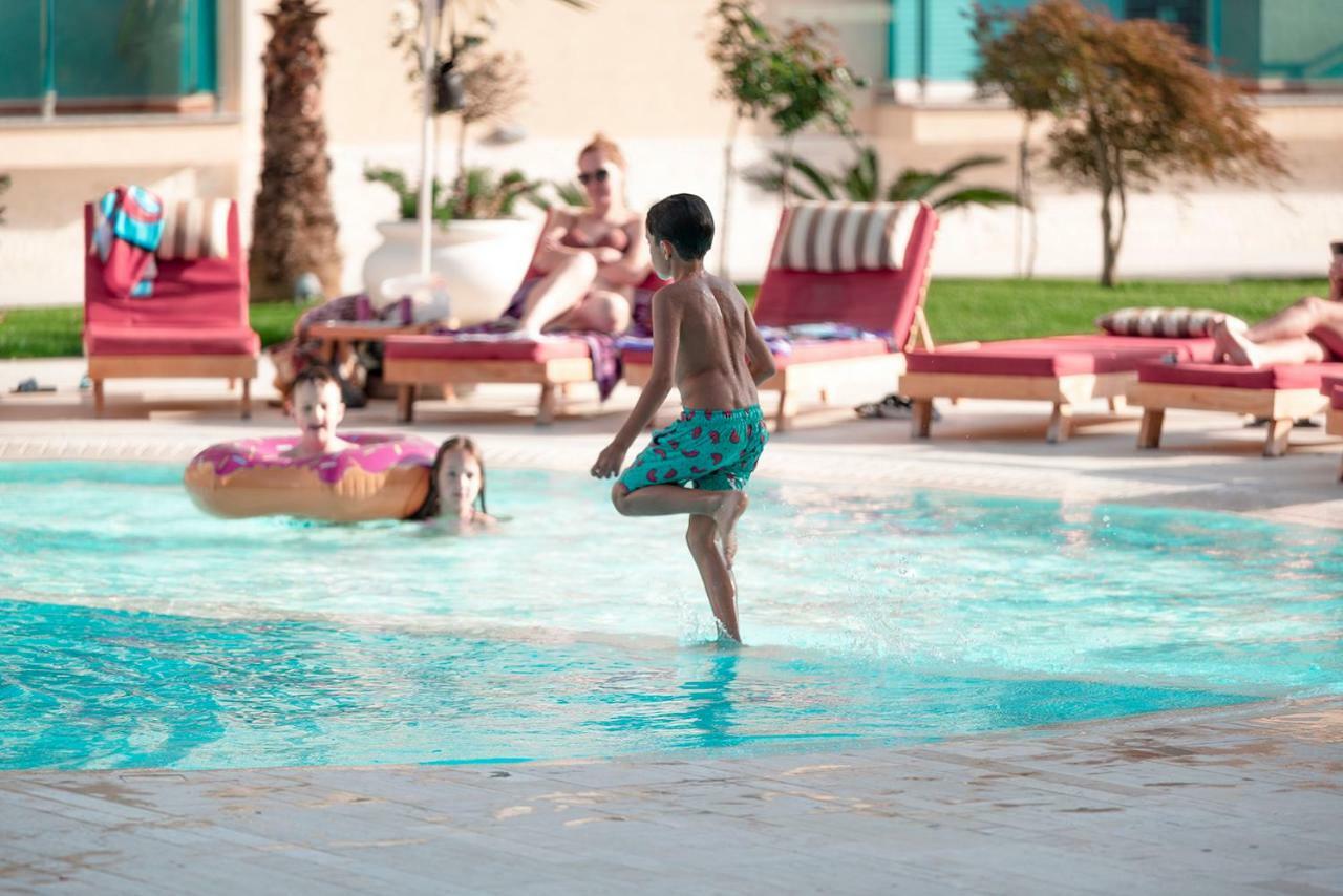 Royal Palace Aparthotel Lezhe Bagian luar foto