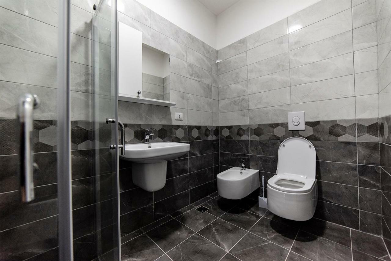 Royal Palace Aparthotel Lezhe Bagian luar foto